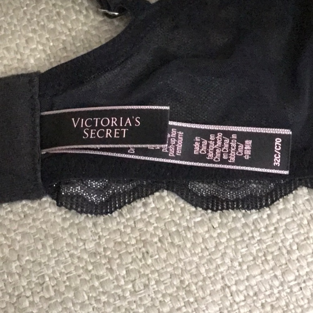 Victoria’s Secret Push-Up Bra 32C - Picture 4 of 8